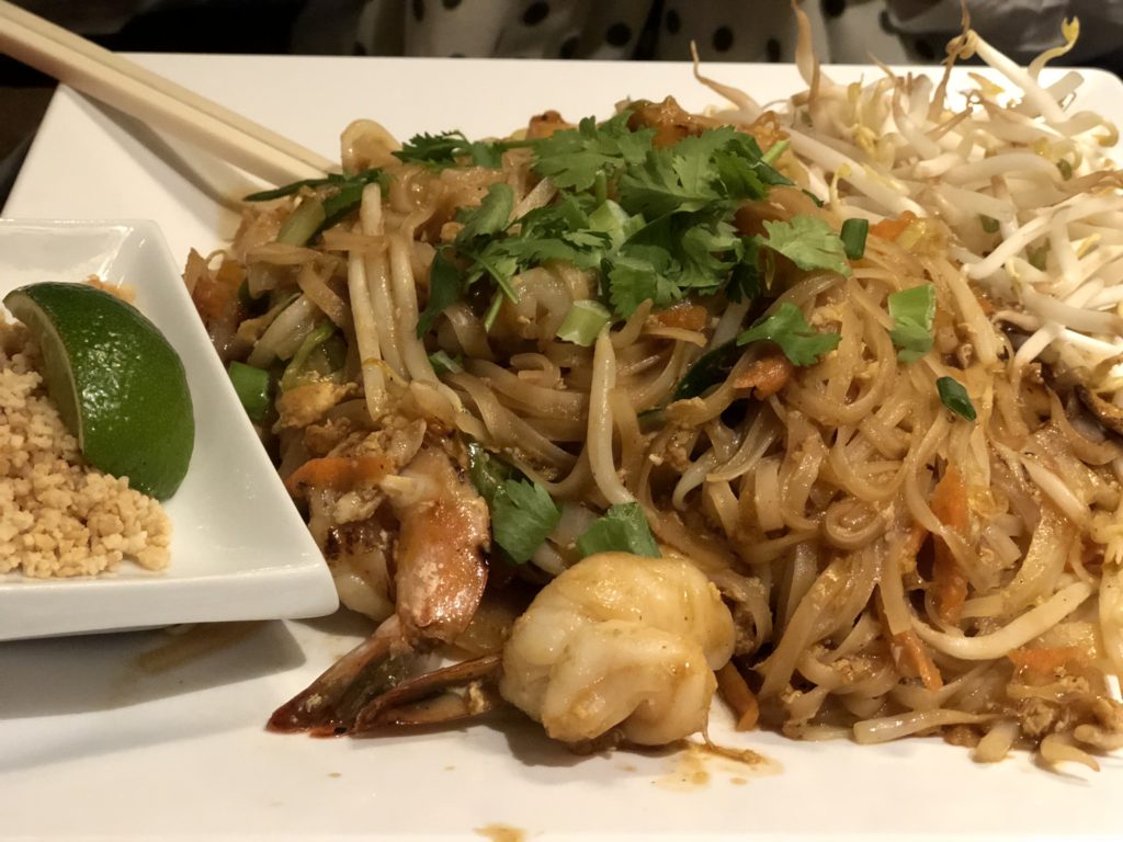 FODMAP safe shrimp pad thai from Bird Thai in Amsterdam.