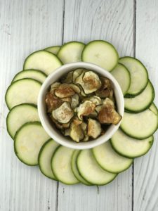 FODMAP vegetable - Zucchini chips in a white bowl