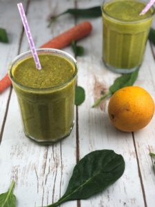 Low FODMAP smoothies - vitamin c smoothie with orange, carrot and spinach.