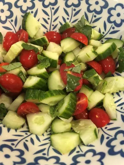 low FODMAP friendly salad - cucumber & tomato salad